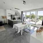 Daire Avec Vue 4 Personnes Ardennes - Proche De Durbuy - La Roche - 2 Terrasses Privatives Et Jardin - Parking Gratuit 2 Voitures *
