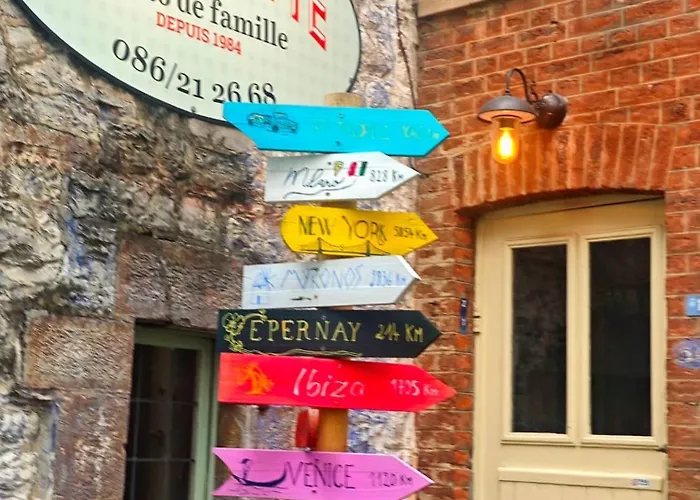 Apartment Avec Vue 4 Personnes Ardennes - Proche De Durbuy - La Roche - 2 Terrasses Privatives Et Jardin - Parking Gratuit 2 Voitures *